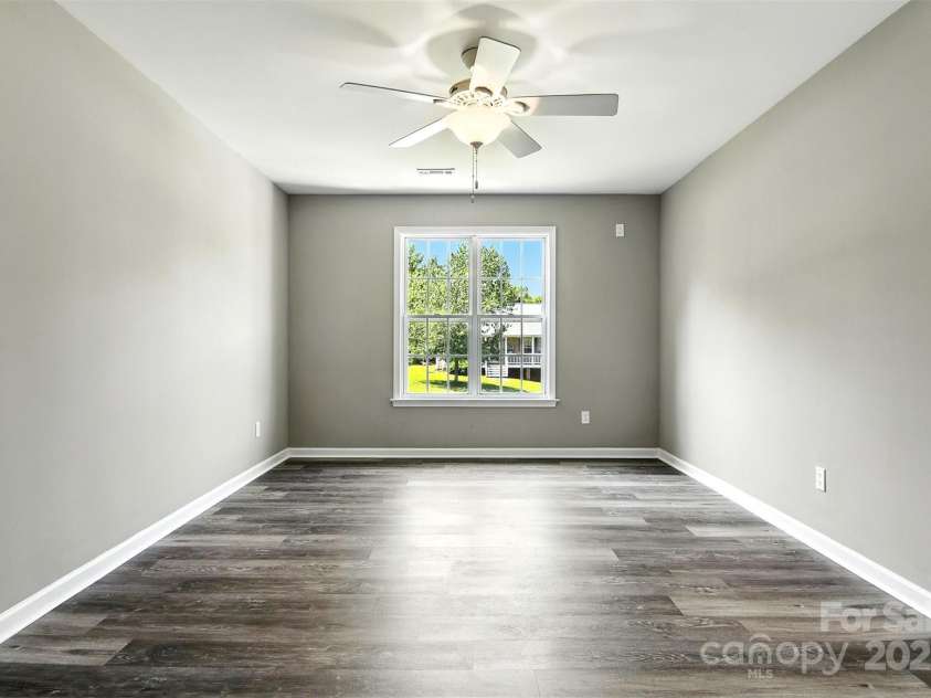 156 Autumn Woods Boulevard, Mount Holly, NC 28120.  MLS# CAR4276951, YatesRealty ID 25107. 