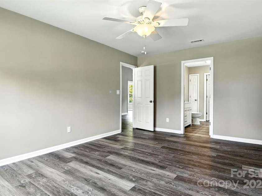 156 Autumn Woods Boulevard, Mount Holly, NC 28120.  MLS# CAR4276951, YatesRealty ID 25107. 