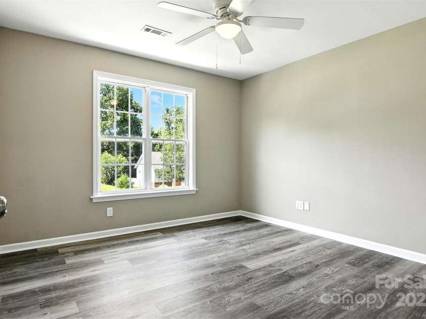 156 Autumn Woods Boulevard, Mount Holly, NC 28120.  MLS# CAR4276951, YatesRealty ID 25107. 