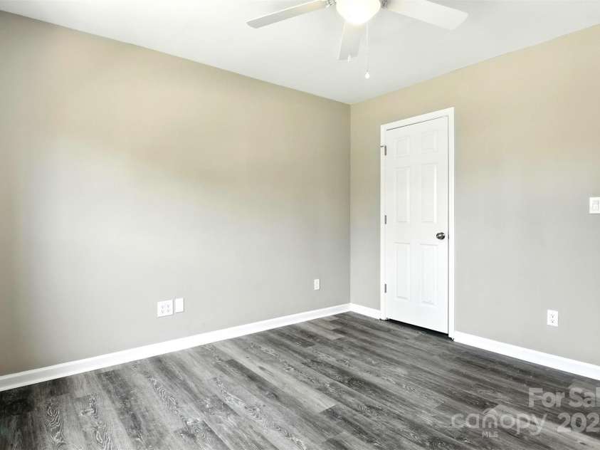 156 Autumn Woods Boulevard, Mount Holly, NC 28120.  MLS# CAR4276951, YatesRealty ID 25107. 