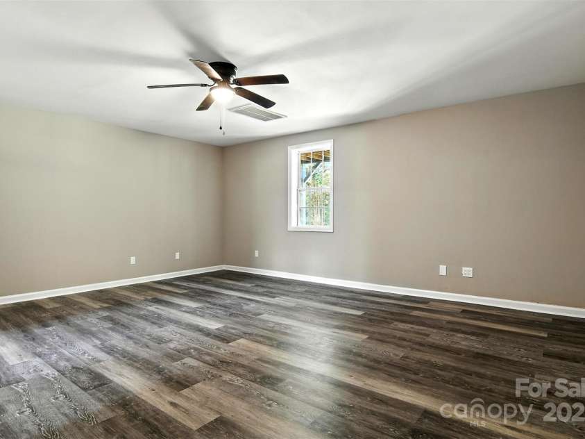 156 Autumn Woods Boulevard, Mount Holly, NC 28120.  MLS# CAR4276951, YatesRealty ID 25107. 