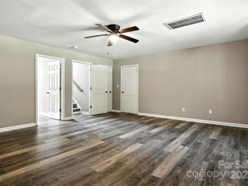 156 Autumn Woods Boulevard, Mount Holly, NC 28120.  MLS# CAR4276951, YatesRealty ID 25107. 