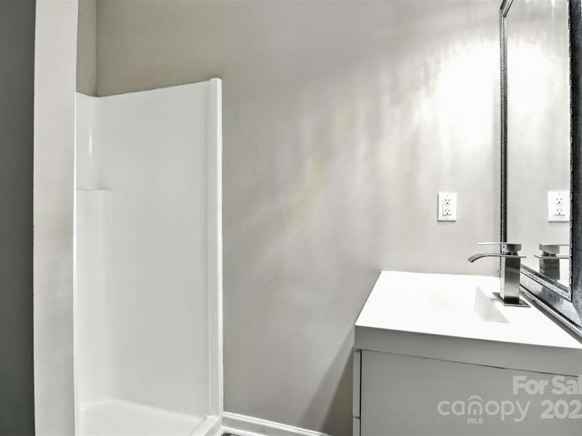 156 Autumn Woods Boulevard, Mount Holly, NC 28120.  MLS# CAR4276951, YatesRealty ID 25107. 