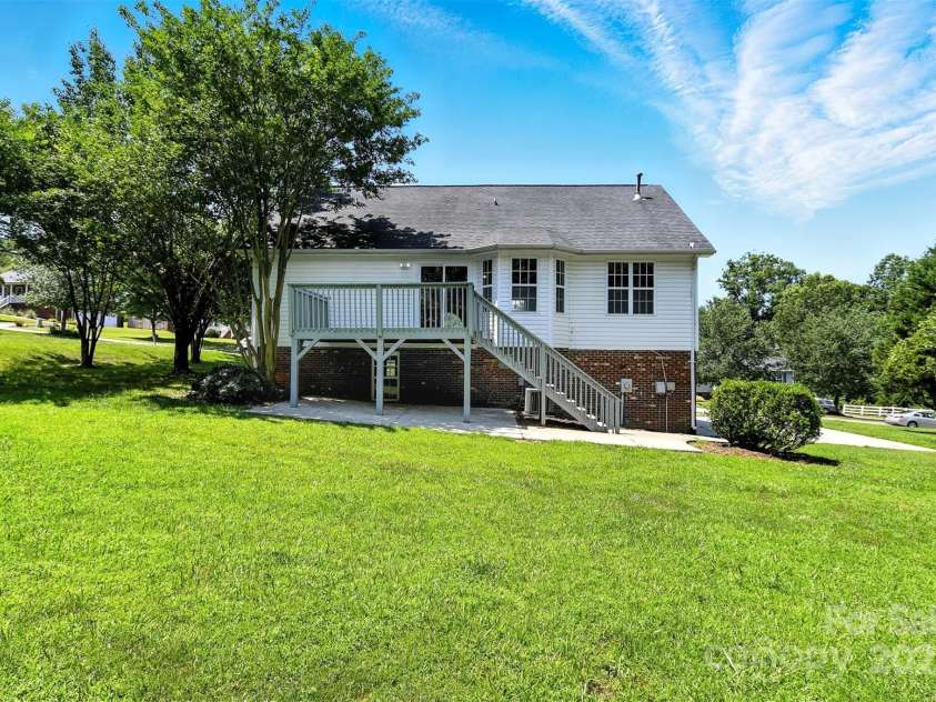 156 Autumn Woods Boulevard, Mount Holly, NC 28120.  MLS# CAR4276951, YatesRealty ID 25107. 