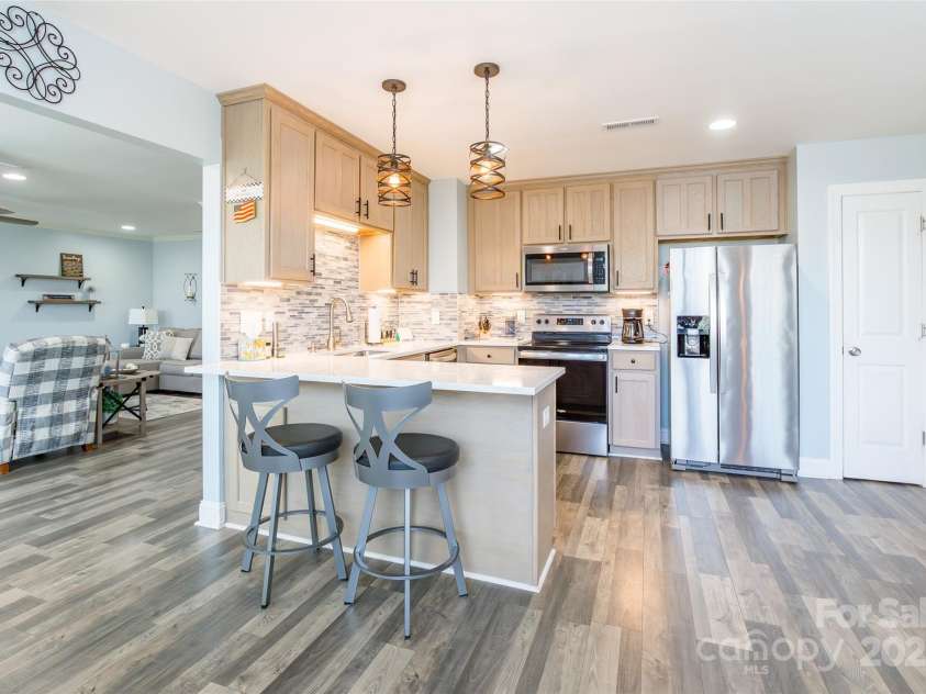 208 Canoe Pole Lane, Mooresville, NC 28117.  MLS# CAR4279888, YatesRealty ID 25108. 