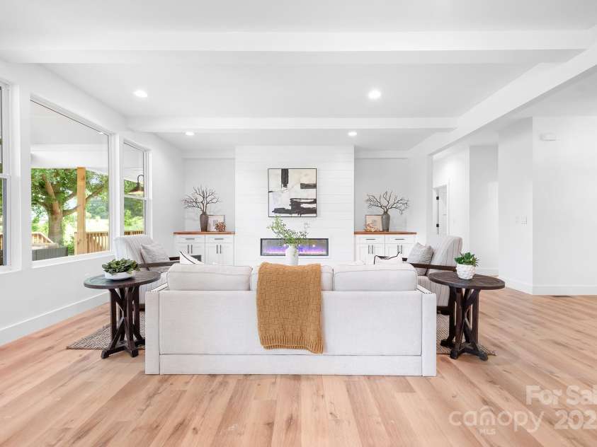 104 Arbor Drive, Waxhaw, NC 28173.  MLS# CAR4258251, YatesRealty ID 25109. Proof that a neutral palette can still make a serious statement. Can we talk about how peaceful this space feels?