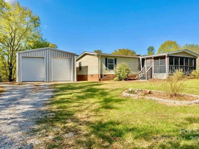 1409 Clayton Drive, Chester, SC 29706.  MLS# CAR4313793, YatesRealty ID 2511. 