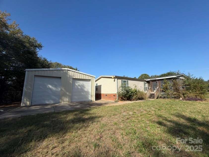 1409 Clayton Drive, Chester, SC 29706.  MLS# CAR4313793, YatesRealty ID 2511. 