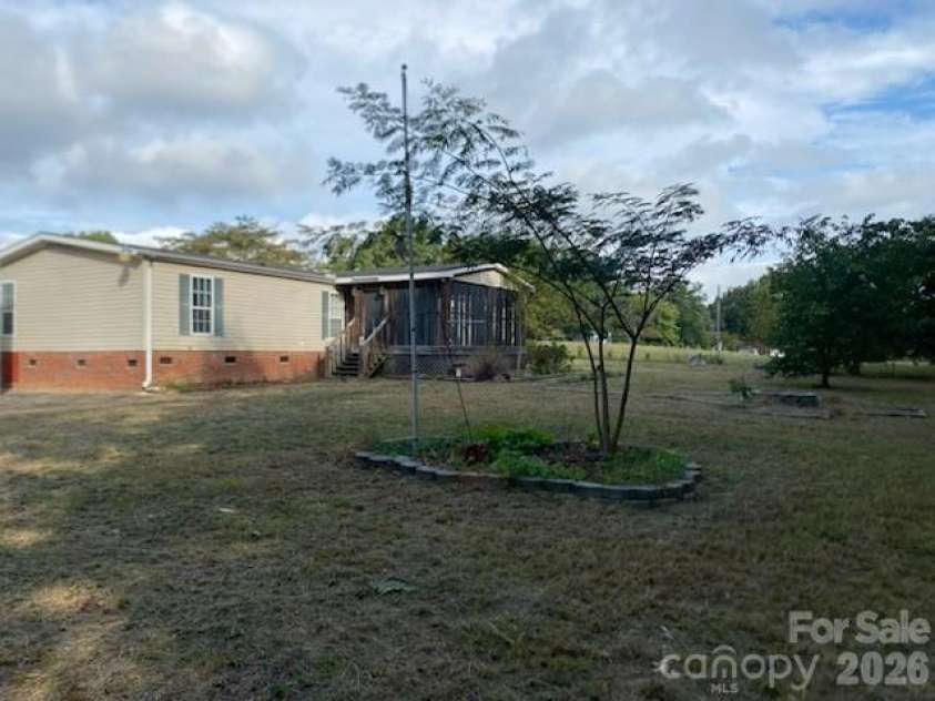 1409 Clayton Drive, Chester, SC 29706.  MLS# CAR4422793, YatesRealty ID 2511. 