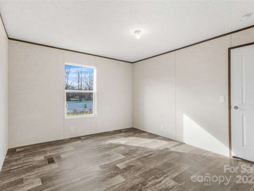 270 Plain View Drive, Ellenboro, NC 28040.  MLS# CAR4326433, YatesRealty ID 2511. 