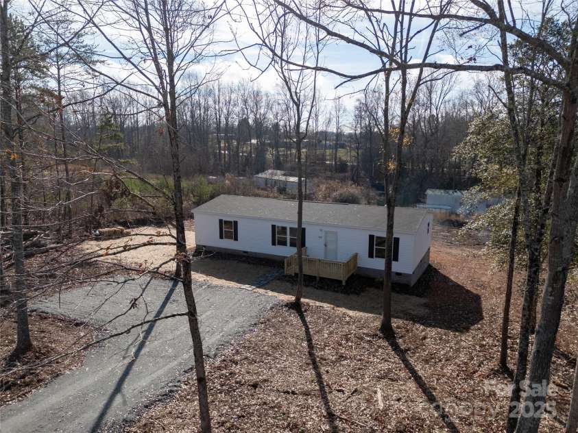 270 Plain View Drive, Ellenboro, NC 28040.  MLS# CAR4326433, YatesRealty ID 2511. 