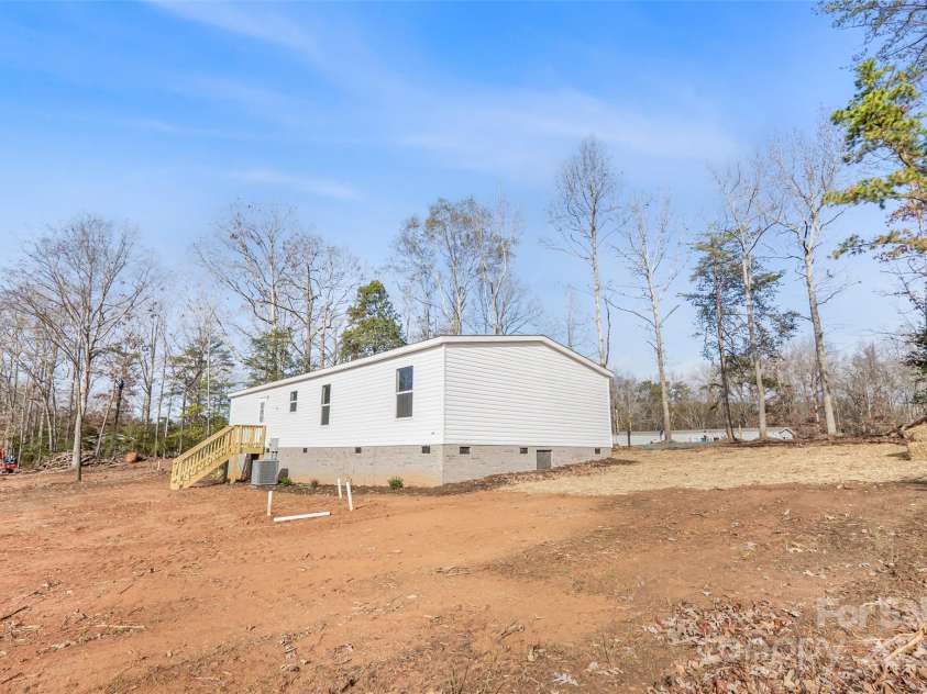 270 Plain View Drive, Ellenboro, NC 28040.  MLS# CAR4326433, YatesRealty ID 2511. 