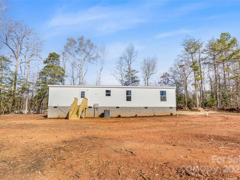 270 Plain View Drive, Ellenboro, NC 28040.  MLS# CAR4326433, YatesRealty ID 2511. 