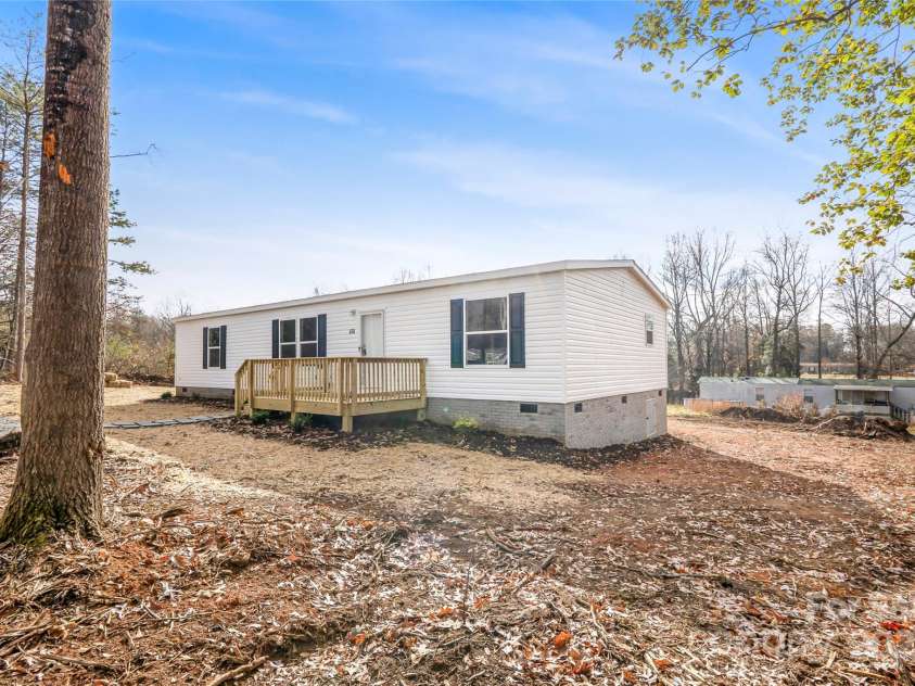 270 Plain View Drive, Ellenboro, NC 28040.  MLS# CAR4326433, YatesRealty ID 2511. 