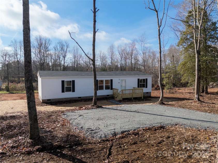 270 Plain View Drive, Ellenboro, NC 28040.  MLS# CAR4326433, YatesRealty ID 2511. 