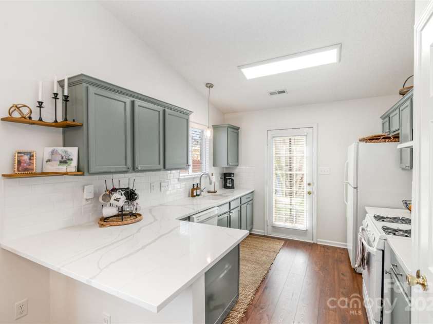 5120 Silabert Avenue, Charlotte, NC 28205.  MLS# CAR4223242, YatesRealty ID 2511. 