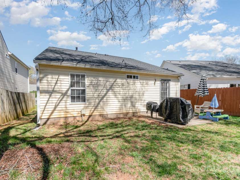 5120 Silabert Avenue, Charlotte, NC 28205.  MLS# CAR4223242, YatesRealty ID 2511. 