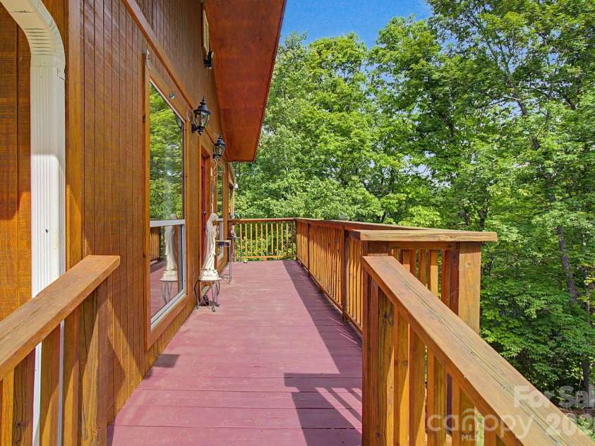 288 Rebel Drive, Hot Springs, NC 28743.  MLS# CAR4377828, YatesRealty ID 25110. One Level Living, Zero Stair Entry is Possible Here