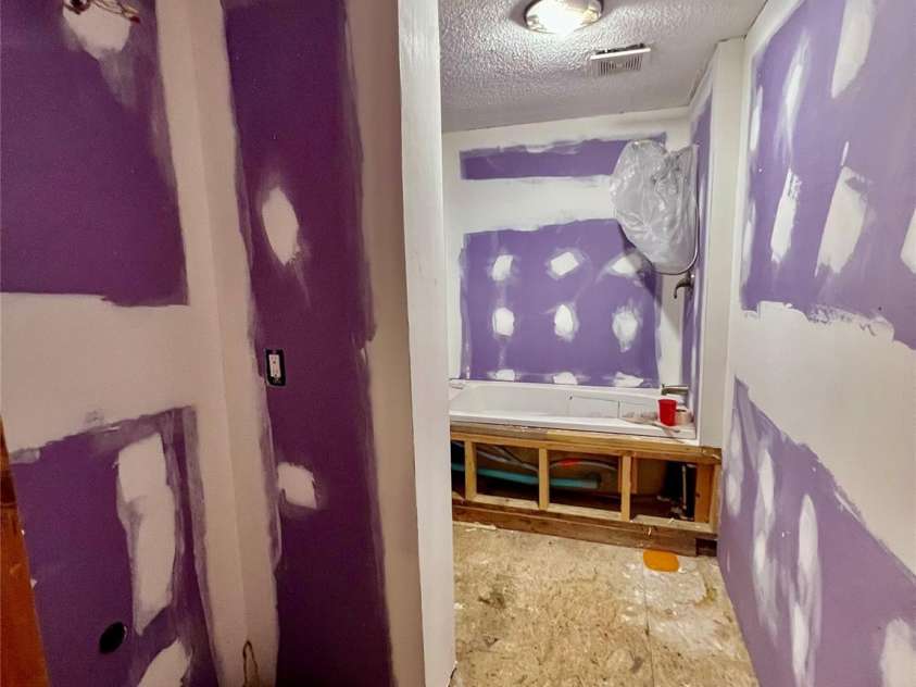 6832 Mandarin Drive, Rock Hill, SC 29732.  MLS# CAR4277571, YatesRealty ID 25110. 2nd Primary Bathroom