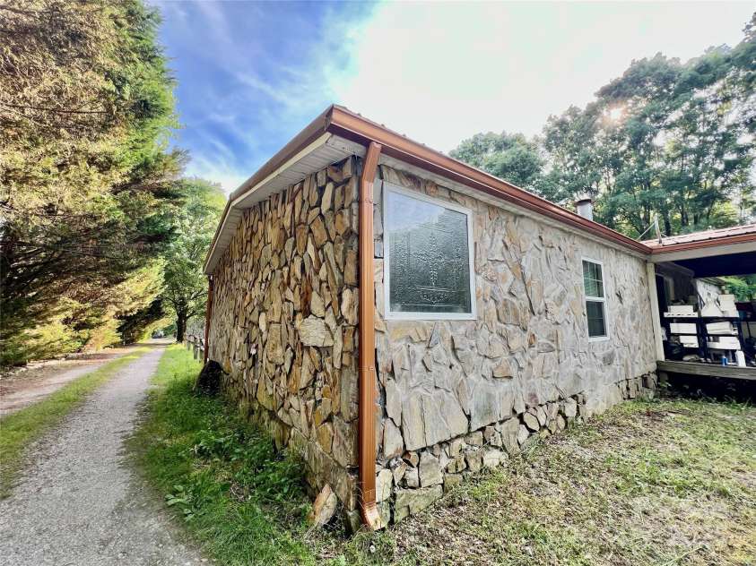 6832 Mandarin Drive, Rock Hill, SC 29732.  MLS# CAR4277571, YatesRealty ID 25110. 