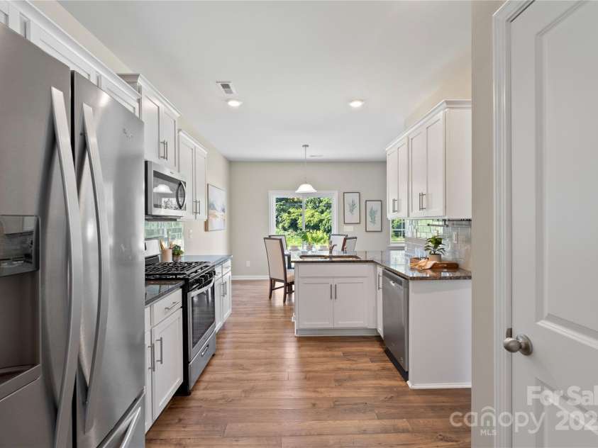 7025 Pennyroyal Way, Charlotte, NC 28216.  MLS# CAR4278799, YatesRealty ID 25111. 