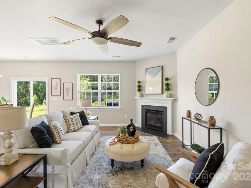 7025 Pennyroyal Way, Charlotte, NC 28216.  MLS# CAR4278799, YatesRealty ID 25111. 