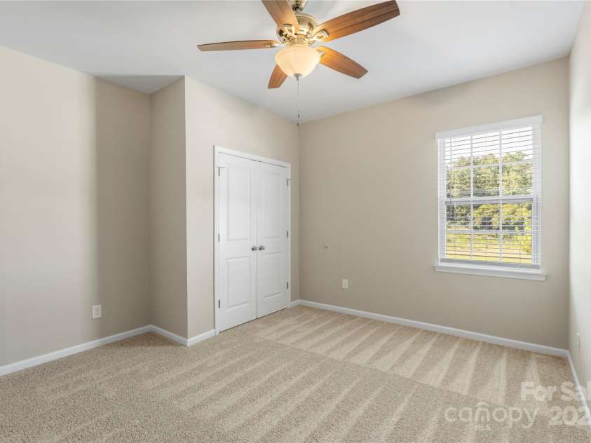 7025 Pennyroyal Way, Charlotte, NC 28216.  MLS# CAR4278799, YatesRealty ID 25111. 