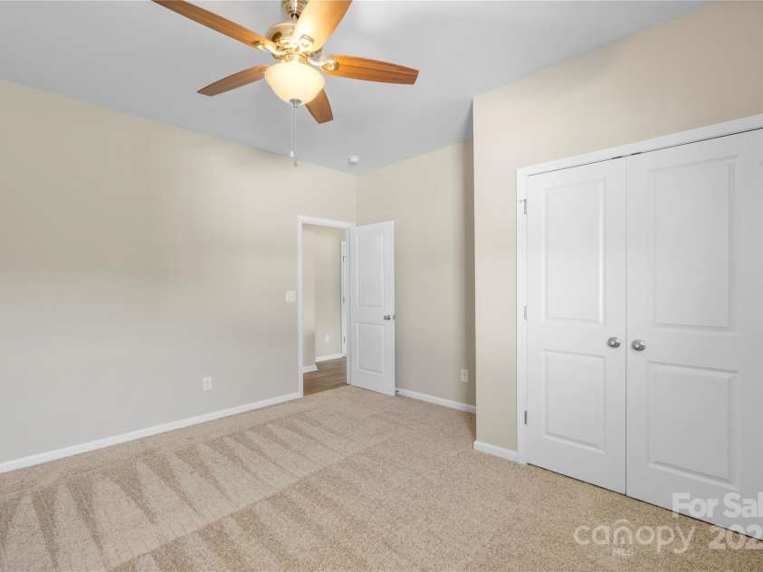 7025 Pennyroyal Way, Charlotte, NC 28216.  MLS# CAR4278799, YatesRealty ID 25111. 