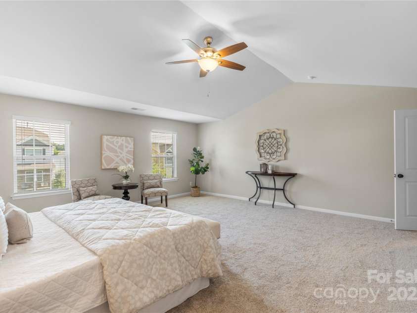 7025 Pennyroyal Way, Charlotte, NC 28216.  MLS# CAR4278799, YatesRealty ID 25111. 