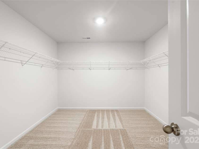 7025 Pennyroyal Way, Charlotte, NC 28216.  MLS# CAR4278799, YatesRealty ID 25111. 