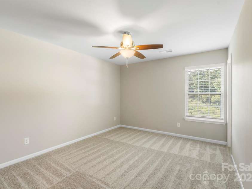 7025 Pennyroyal Way, Charlotte, NC 28216.  MLS# CAR4278799, YatesRealty ID 25111. 