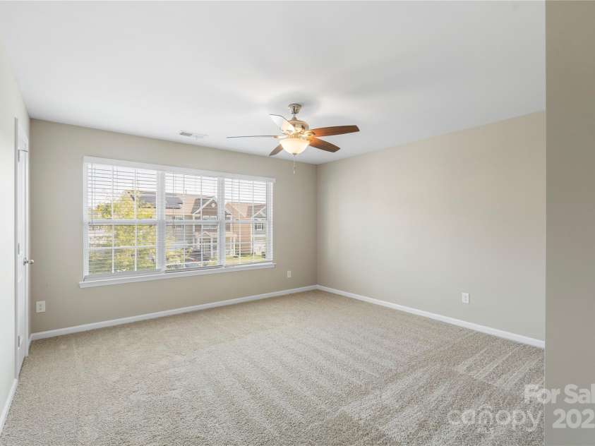 7025 Pennyroyal Way, Charlotte, NC 28216.  MLS# CAR4278799, YatesRealty ID 25111. 