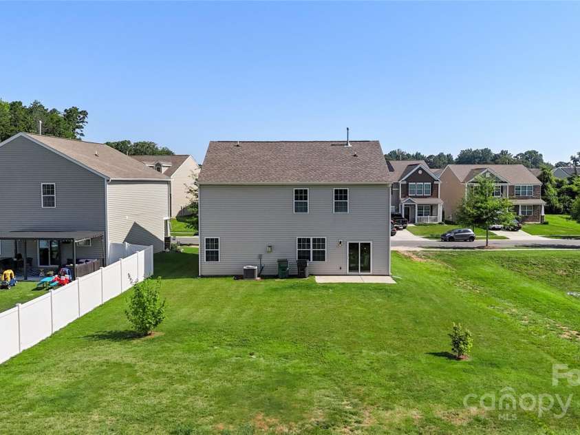 7025 Pennyroyal Way, Charlotte, NC 28216.  MLS# CAR4278799, YatesRealty ID 25111. 