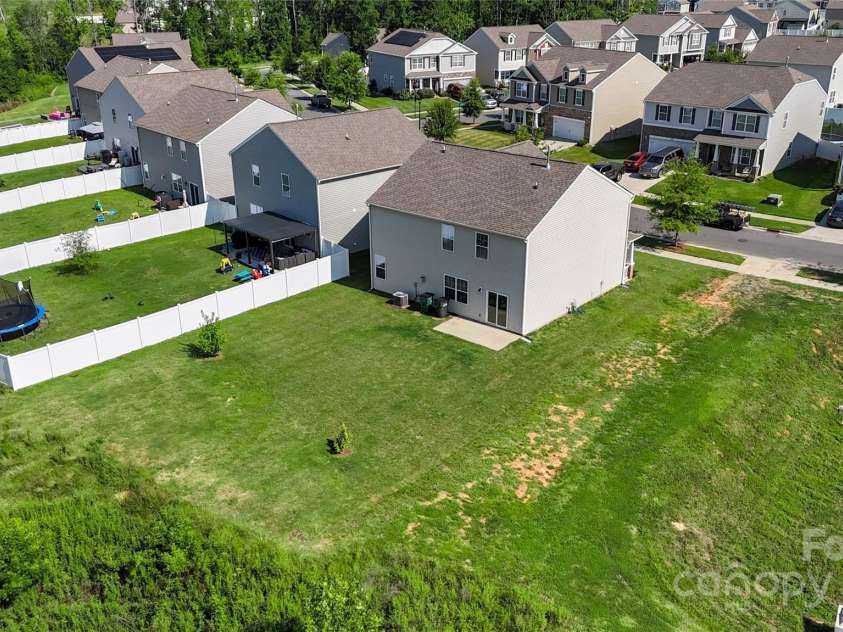 7025 Pennyroyal Way, Charlotte, NC 28216.  MLS# CAR4278799, YatesRealty ID 25111. 