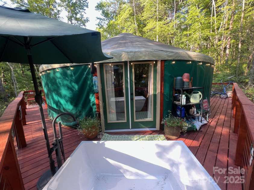 430 Galbraith Creek Road, Bryson City, NC 28713.  MLS# CAR4274920, YatesRealty ID 25112. 