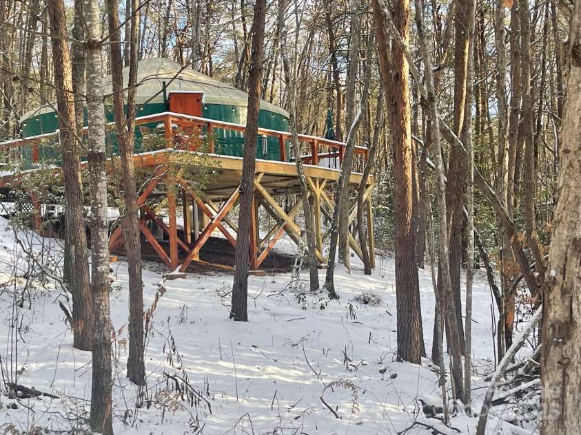 430 Galbraith Creek Road, Bryson City, NC 28713.  MLS# CAR4274920, YatesRealty ID 25112. 