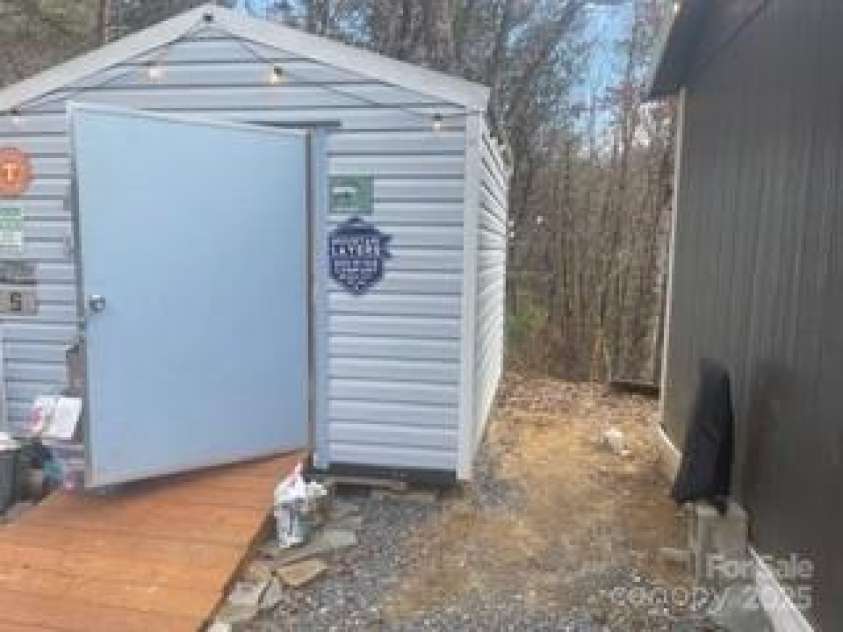 430 Galbraith Creek Road, Bryson City, NC 28713.  MLS# CAR4274920, YatesRealty ID 25112. 