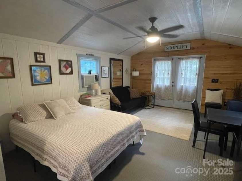 430 Galbraith Creek Road, Bryson City, NC 28713.  MLS# CAR4274920, YatesRealty ID 25112. 