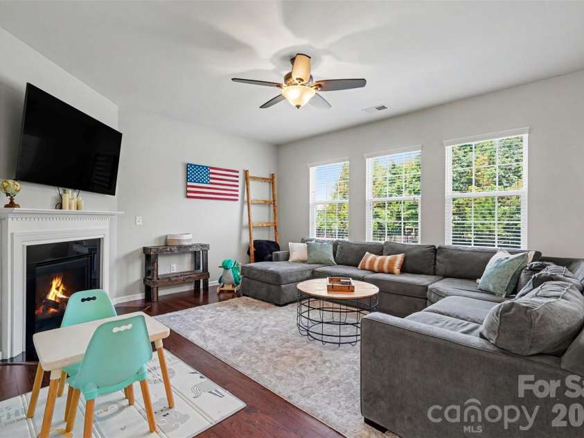 4638 Cecilia Lane, Charlotte, NC 28273.  MLS# CAR4384905, YatesRealty ID 25112. 