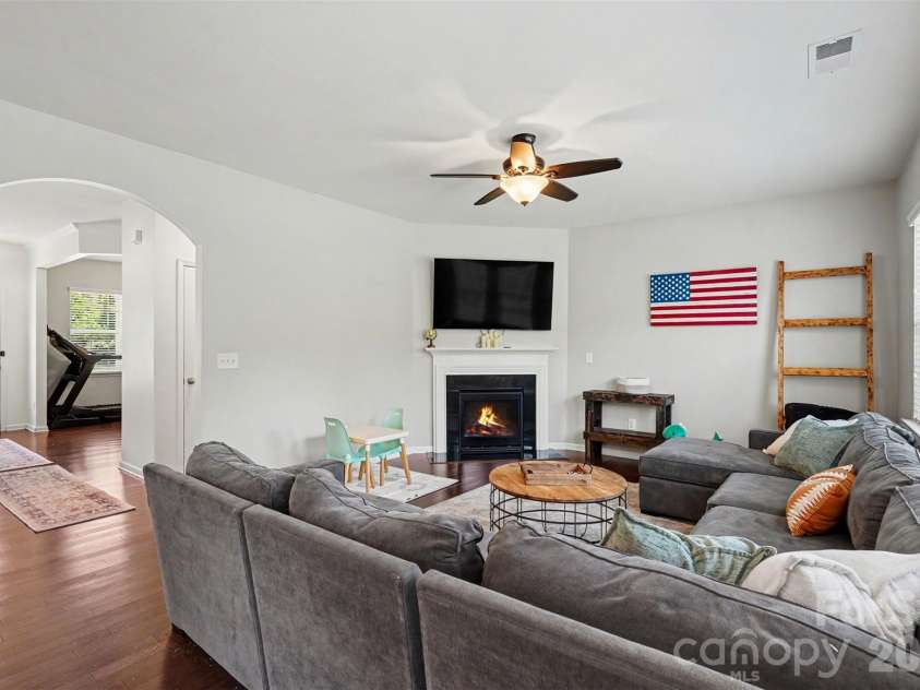 4638 Cecilia Lane, Charlotte, NC 28273.  MLS# CAR4384905, YatesRealty ID 25112. 