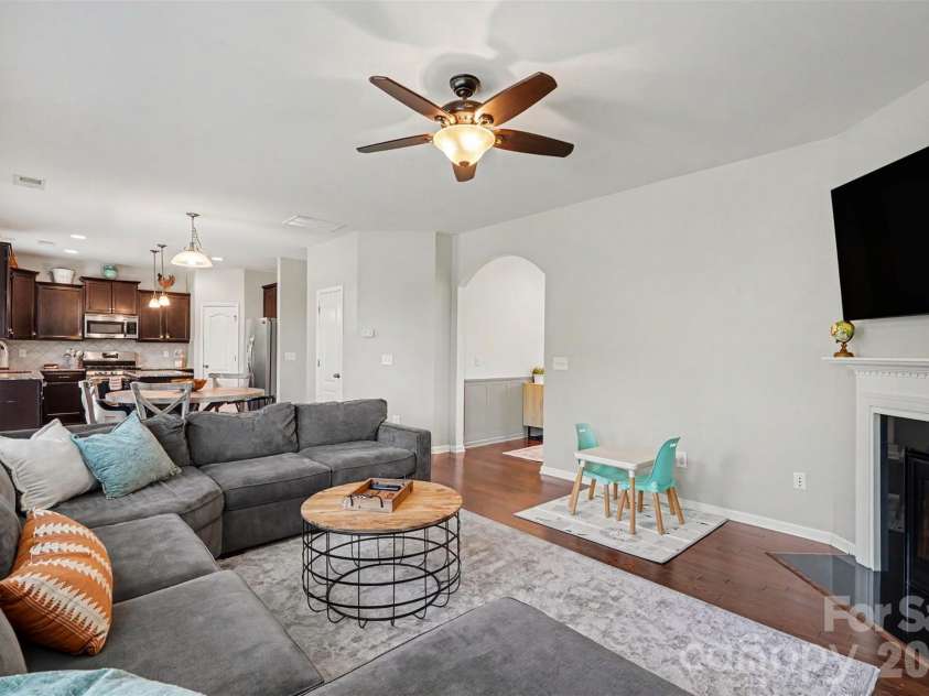 4638 Cecilia Lane, Charlotte, NC 28273.  MLS# CAR4384905, YatesRealty ID 25112. 