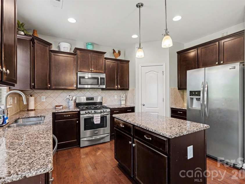 4638 Cecilia Lane, Charlotte, NC 28273.  MLS# CAR4384905, YatesRealty ID 25112. 