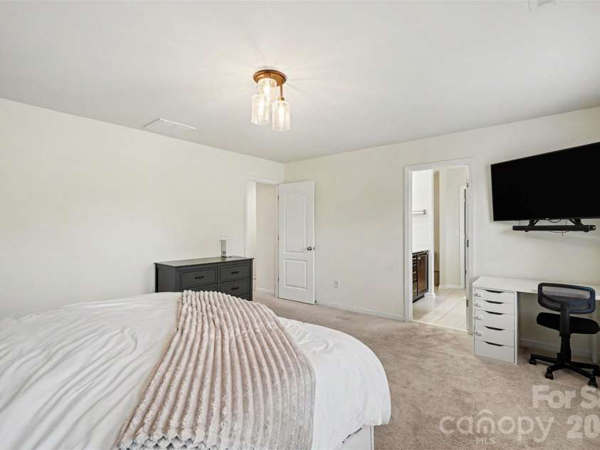 4638 Cecilia Lane, Charlotte, NC 28273.  MLS# CAR4384905, YatesRealty ID 25112. 