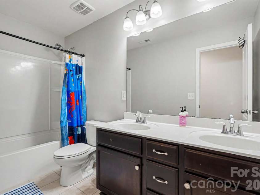 4638 Cecilia Lane, Charlotte, NC 28273.  MLS# CAR4384905, YatesRealty ID 25112. 