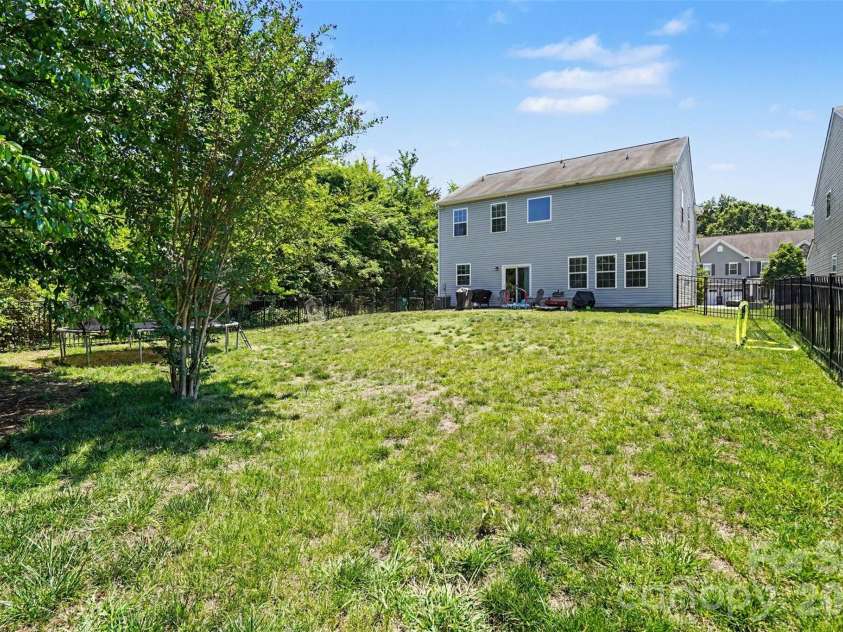 4638 Cecilia Lane, Charlotte, NC 28273.  MLS# CAR4384905, YatesRealty ID 25112. 