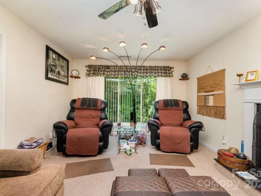 7524 Heronwood Lane, Charlotte, NC 28227.  MLS# CAR4277513, YatesRealty ID 25113. 