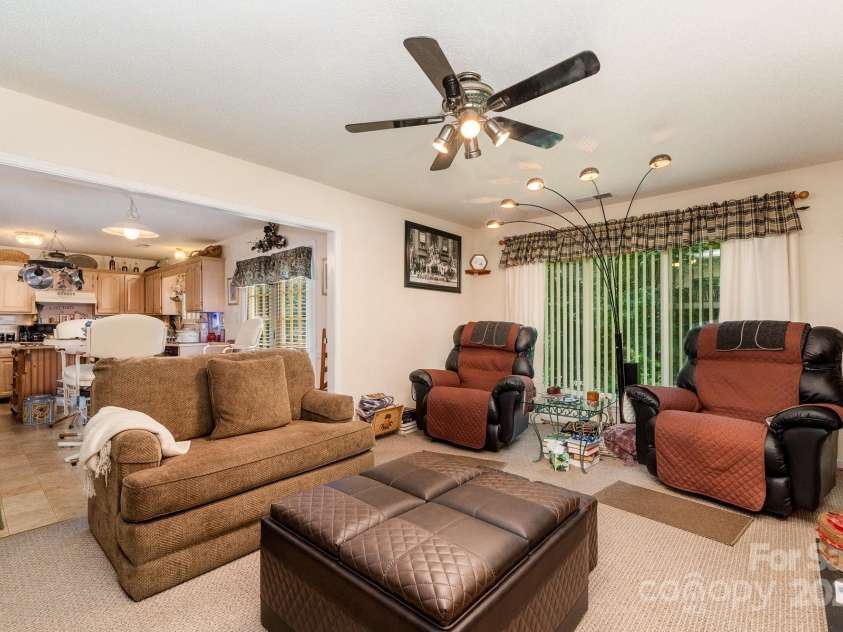 7524 Heronwood Lane, Charlotte, NC 28227.  MLS# CAR4277513, YatesRealty ID 25113. 