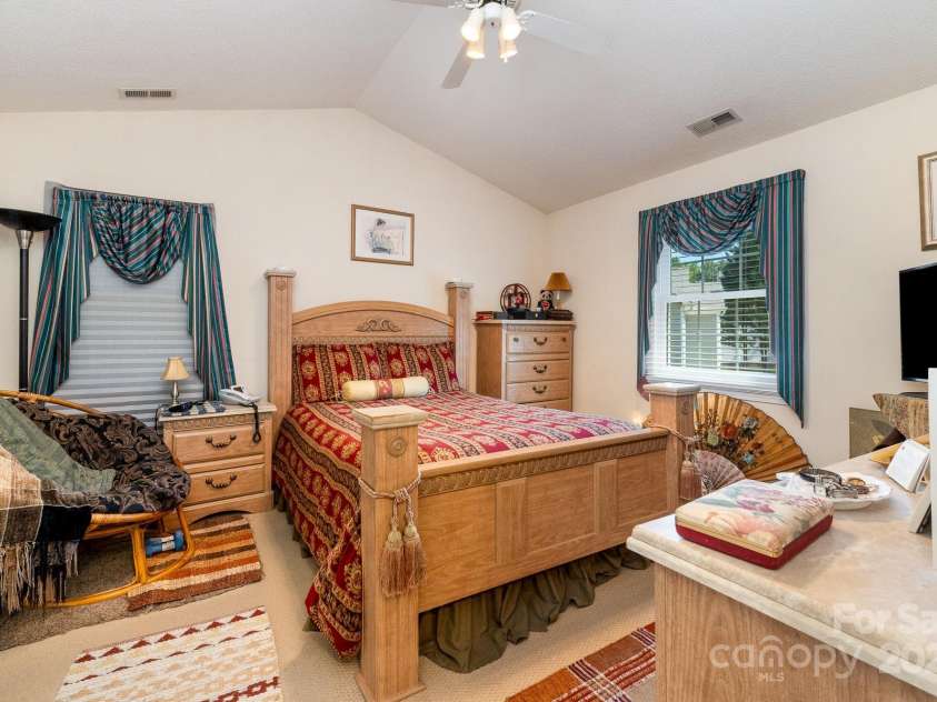 7524 Heronwood Lane, Charlotte, NC 28227.  MLS# CAR4277513, YatesRealty ID 25113. 