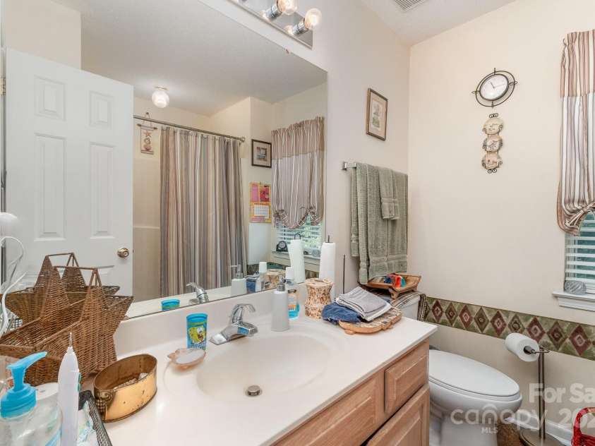 7524 Heronwood Lane, Charlotte, NC 28227.  MLS# CAR4277513, YatesRealty ID 25113. 