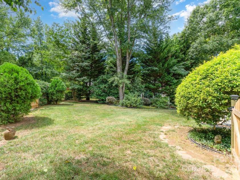 7524 Heronwood Lane, Charlotte, NC 28227.  MLS# CAR4277513, YatesRealty ID 25113. 